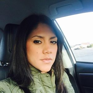 Meet your Posher, Sharon